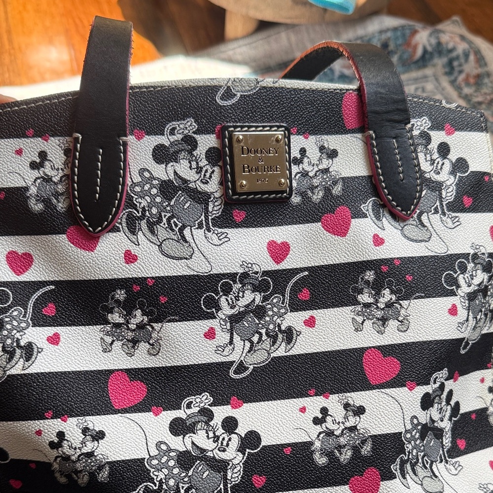 Dooney & Bourke Sweethearts – Mickey and Minnie Fan Shopper Bag